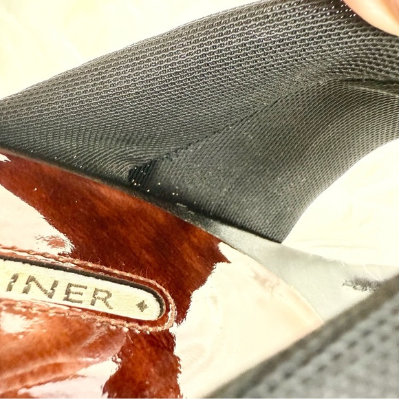 Donald J Pilner Kitten Heel Thong Sandal Size 11 - Picture 10 of 11